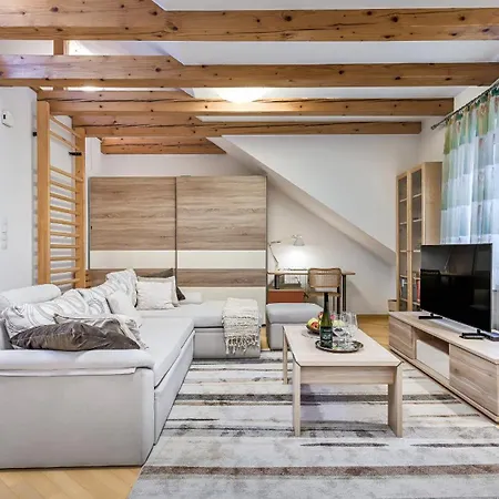 Ferienwohnung Relaxing Wooden Retreat In Zagreb Exterior foto
