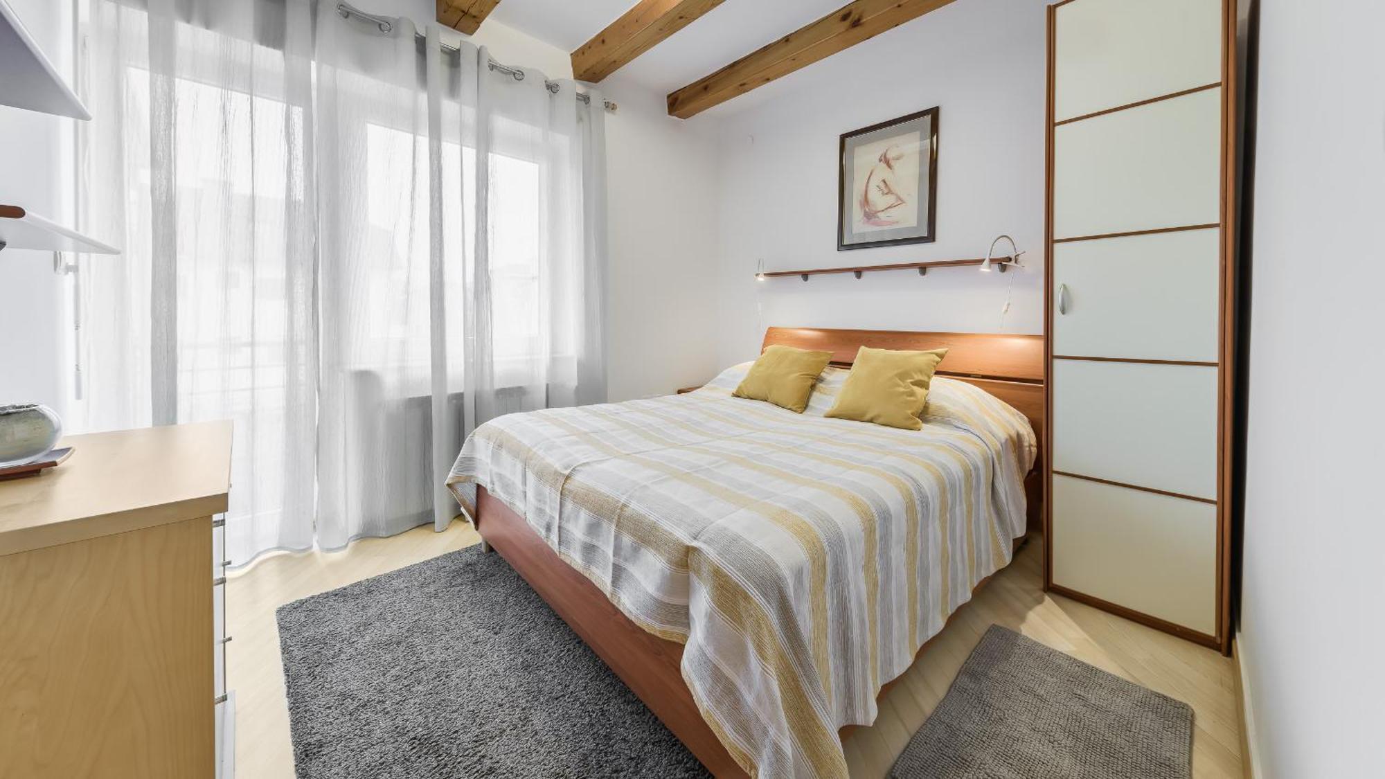 Apartment Relaxing Wooden Retreat In